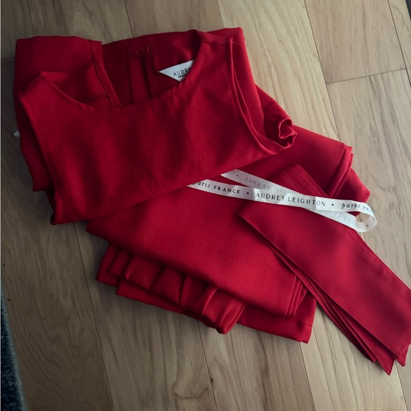 AUDREY LEIGHTON red crisp tailored sleeveless top and pants set (orig $192) - Picture 5 of 6